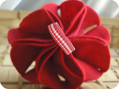 Felt Ornament 8.jpg